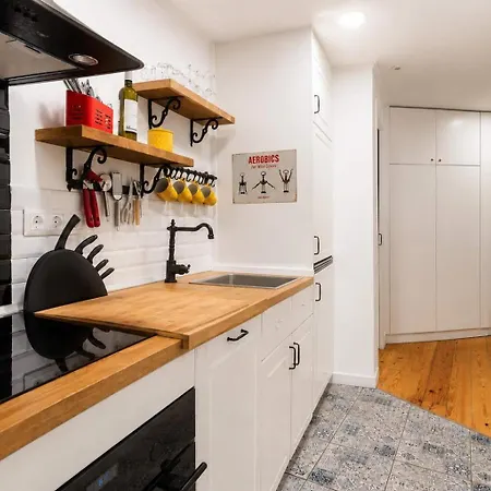4br Terrace - - Tram 28 *