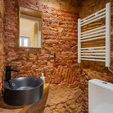 4br Terrace - - Tram 28